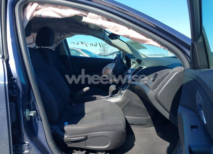 Photo 5 of 2014 Chevrolet Cruze 1LT AUTO (VIN 1G1PC5SB2E7268346)