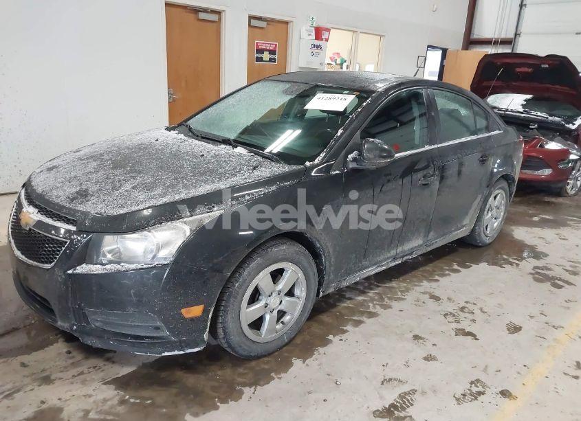 Photo 2 of 2014 Chevrolet Cruze 1LT AUTO (VIN 1G1PC5SB2E7290203)