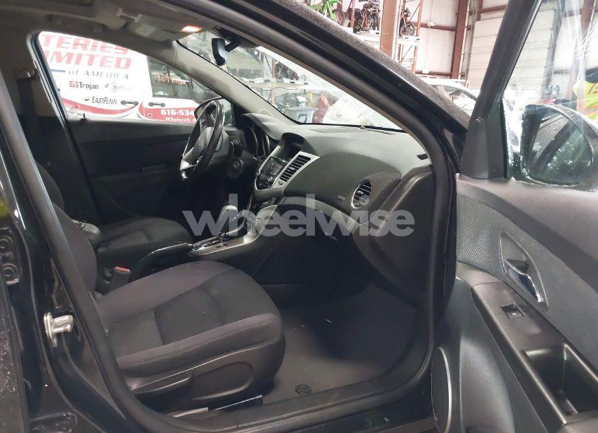 Photo 5 of 2014 Chevrolet Cruze 1LT AUTO (VIN 1G1PC5SB2E7290203)