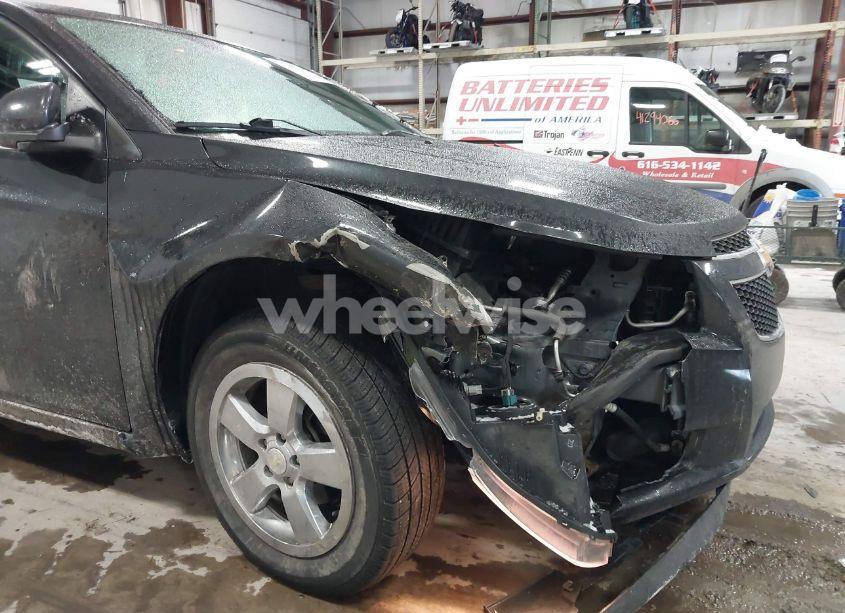 Photo 6 of 2014 Chevrolet Cruze 1LT AUTO (VIN 1G1PC5SB2E7290203)