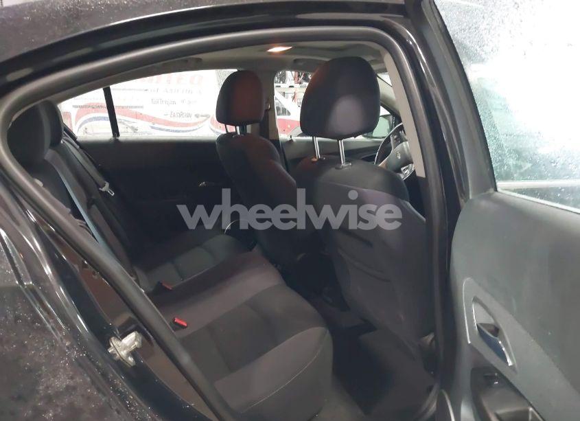 Photo 8 of 2014 Chevrolet Cruze 1LT AUTO (VIN 1G1PC5SB2E7290203)