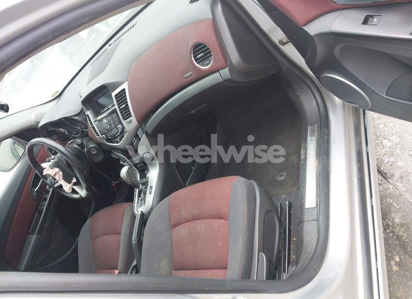 Photo 5 of 2014 Chevrolet Cruze 1LT AUTO (VIN 1G1PC5SB2E7377535)