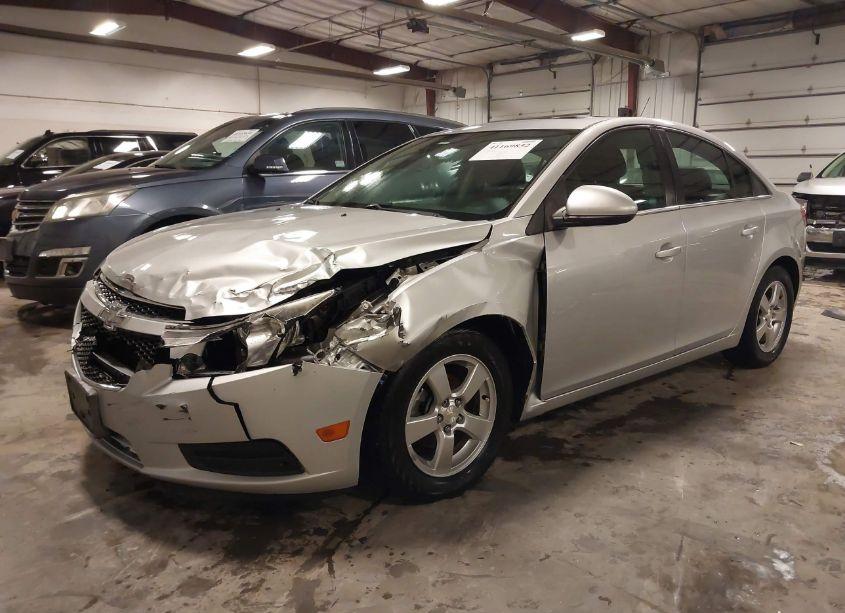 Photo 2 of 2014 Chevrolet Cruze 1LT AUTO (VIN 1G1PC5SB2E7377728)