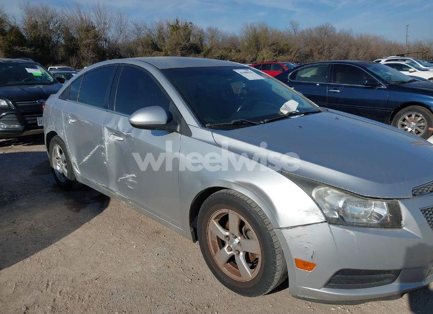 Photo 6 of 2014 Chevrolet Cruze 1LT AUTO (VIN 1G1PC5SB2E7400148)