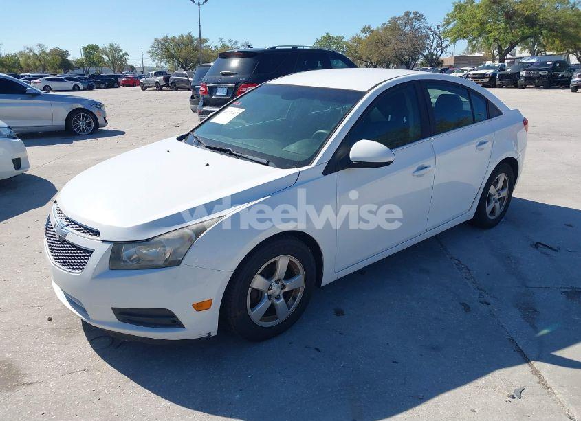 Photo 2 of 2014 Chevrolet Cruze 1LT AUTO (VIN 1G1PC5SB2E7425955)
