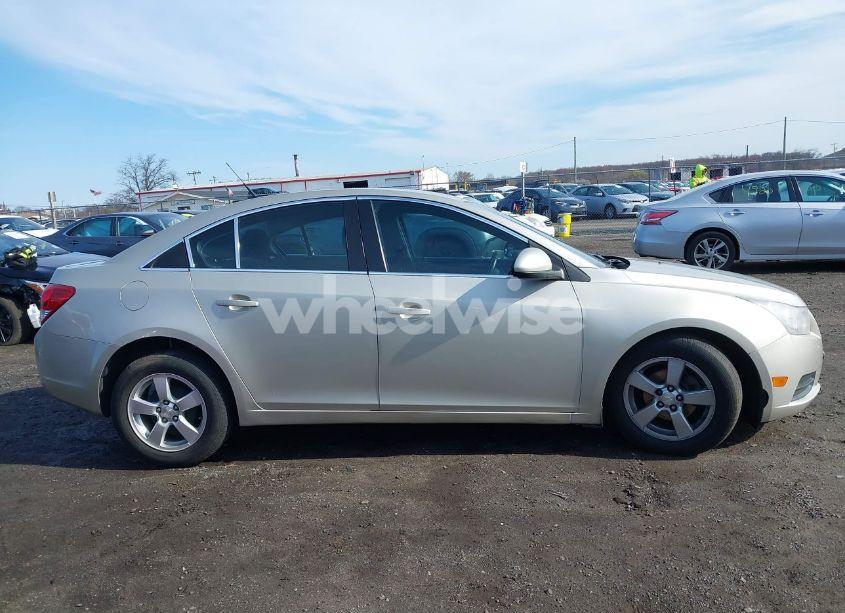 Photo 13 of 2014 Chevrolet Cruze 1LT AUTO (VIN 1G1PC5SB2E7449026)