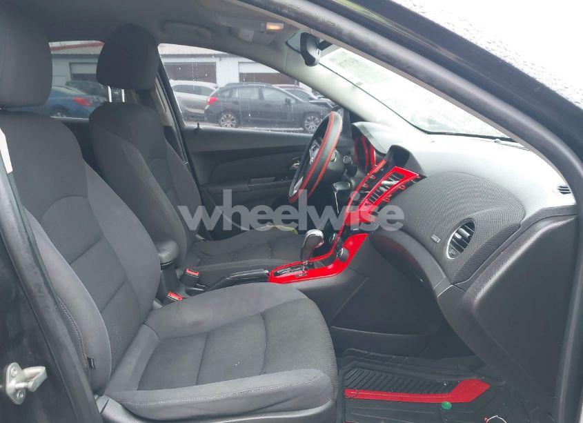 Photo 5 of 2014 Chevrolet Cruze 1LT AUTO (VIN 1G1PC5SB2E7469454)