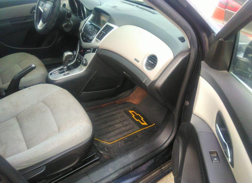 Photo 5 of 2014 Chevrolet Cruze 1LT AUTO (VIN 1G1PC5SB2E7469910)