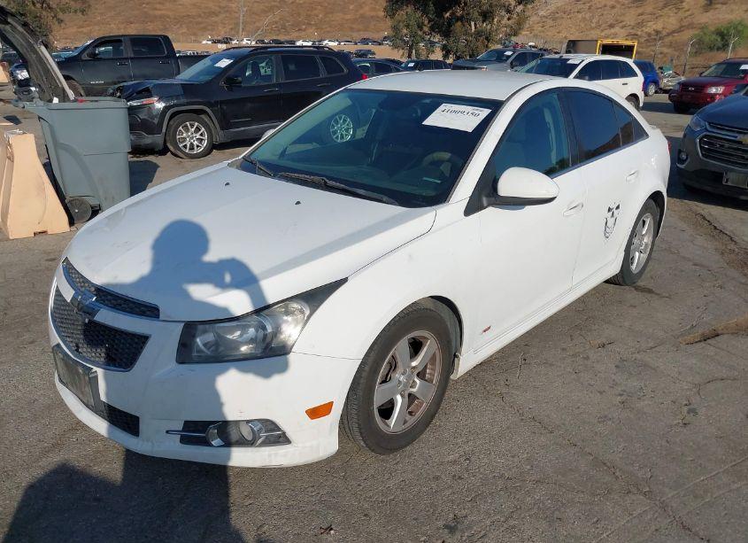 Photo 2 of 2014 Chevrolet Cruze 1LT AUTO (VIN 1G1PC5SB2E7481748)