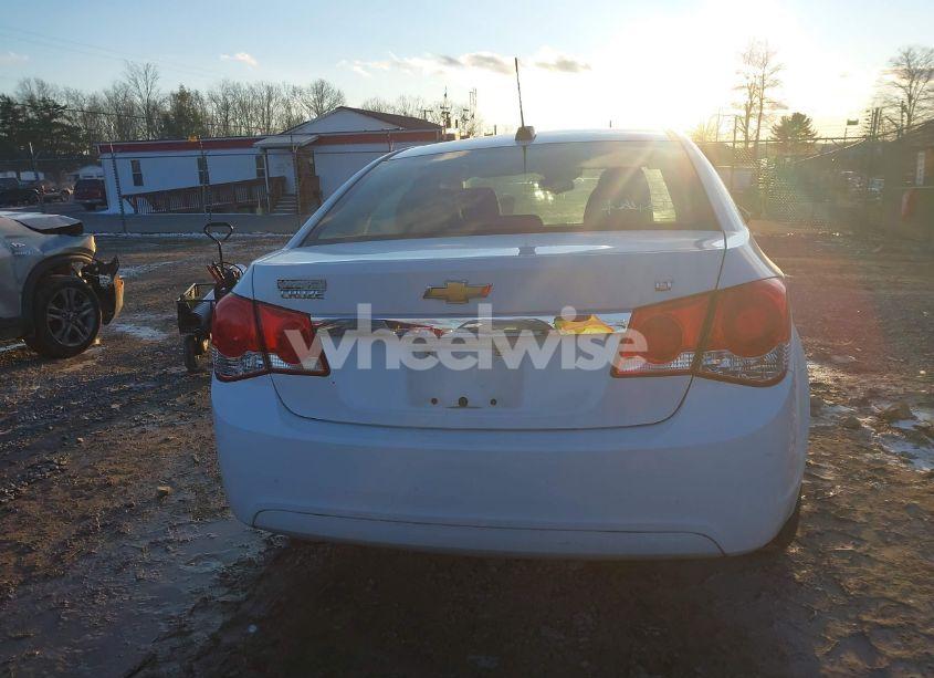 Photo 16 of 2015 Chevrolet Cruze 1LT AUTO (VIN 1G1PC5SB2F7124507)
