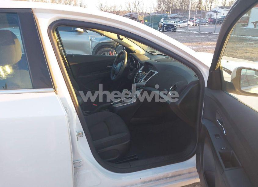 Photo 5 of 2015 Chevrolet Cruze 1LT AUTO (VIN 1G1PC5SB2F7124507)