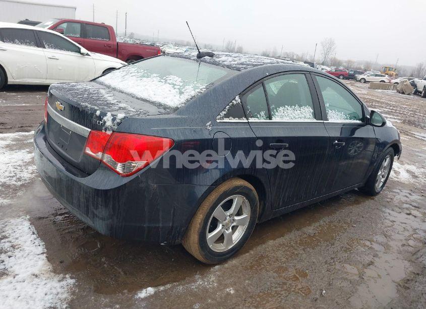 Photo 4 of 2015 Chevrolet Cruze 1LT AUTO (VIN 1G1PC5SB2F7138553)