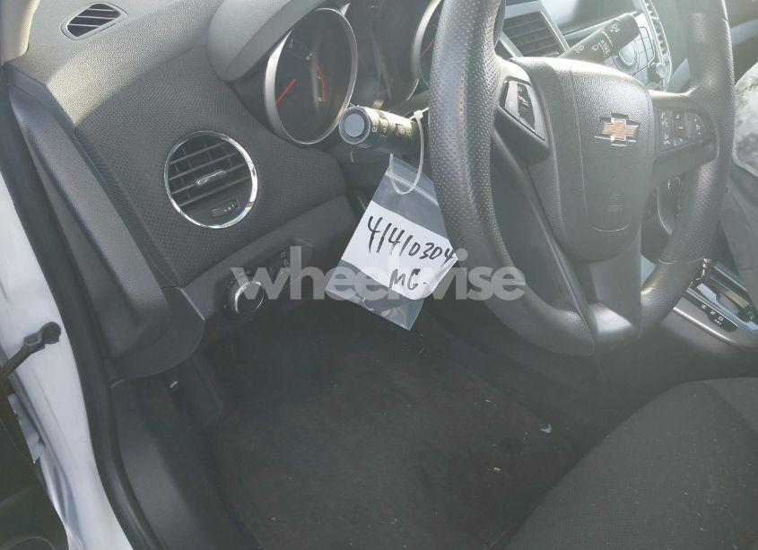 Photo 13 of 2015 Chevrolet Cruze 1LT AUTO (VIN 1G1PC5SB2F7167356)