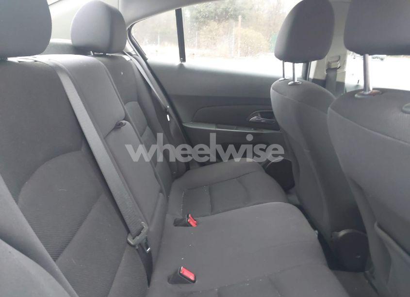 Photo 8 of 2015 Chevrolet Cruze 1LT AUTO (VIN 1G1PC5SB2F7218998)