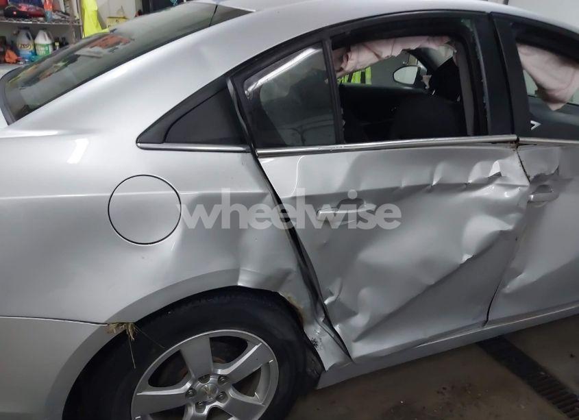 Photo 18 of 2015 Chevrolet Cruze 1LT AUTO (VIN 1G1PC5SB2F7282331)