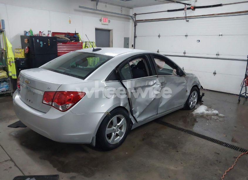 Photo 4 of 2015 Chevrolet Cruze 1LT AUTO (VIN 1G1PC5SB2F7282331)