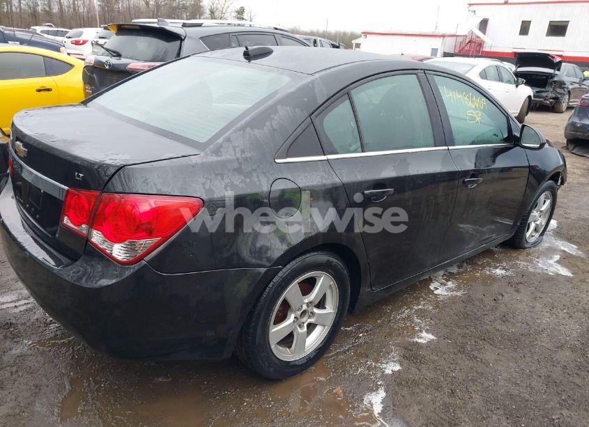 Photo 4 of 2015 Chevrolet Cruze 1LT AUTO (VIN 1G1PC5SB2F7297072)