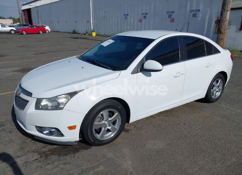 Photo 2 of 2013 Chevrolet Cruze 1LT AUTO (VIN 1G1PC5SB3D7143371)