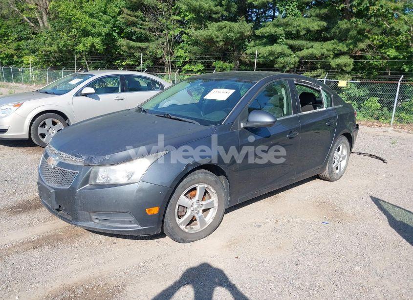 Photo 2 of 2013 Chevrolet Cruze 1LT AUTO (VIN 1G1PC5SB3D7207392)