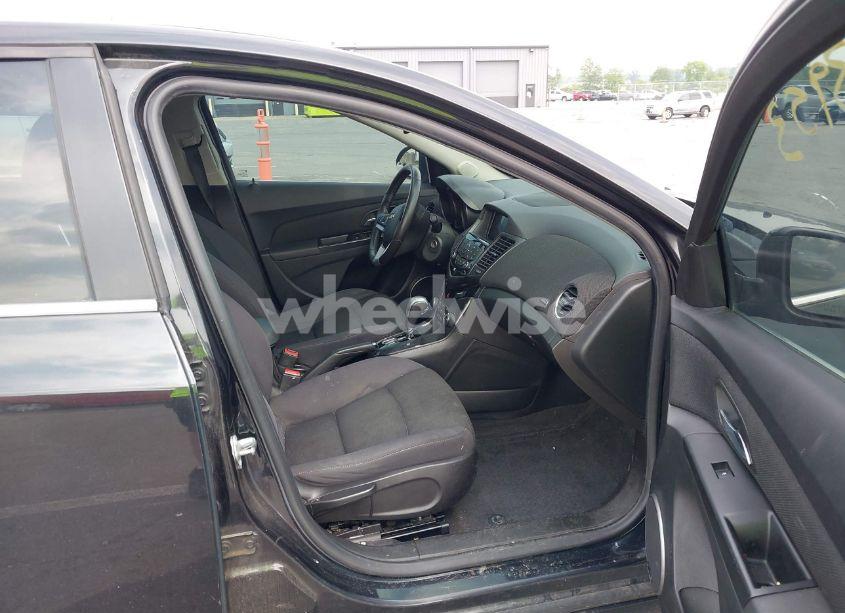 Photo 5 of 2013 Chevrolet Cruze 1LT AUTO (VIN 1G1PC5SB3D7211071)