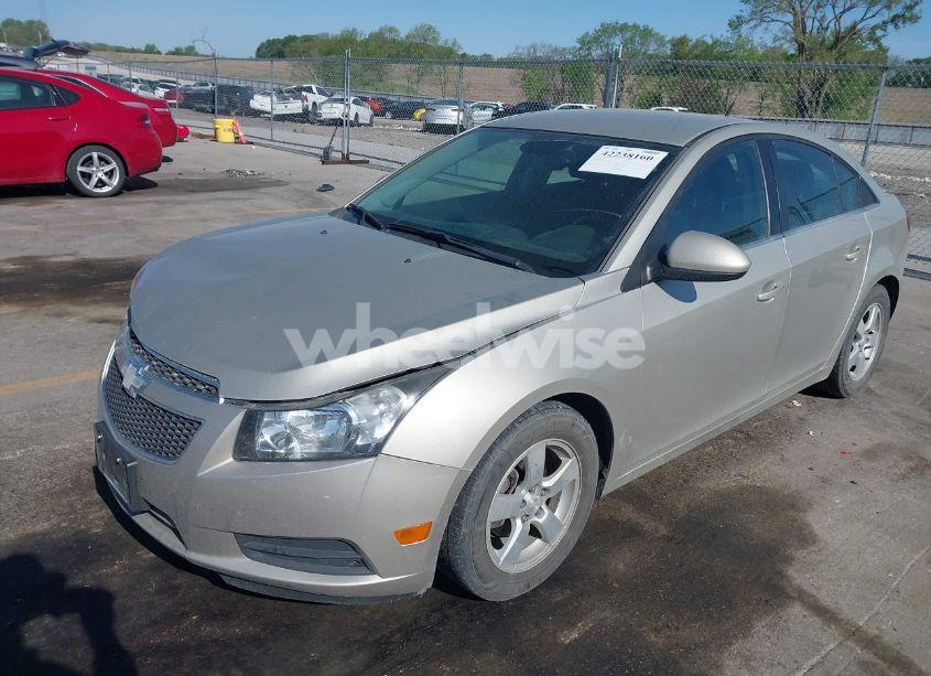 Photo 2 of 2014 Chevrolet Cruze 1LT AUTO (VIN 1G1PC5SB3E7147647)