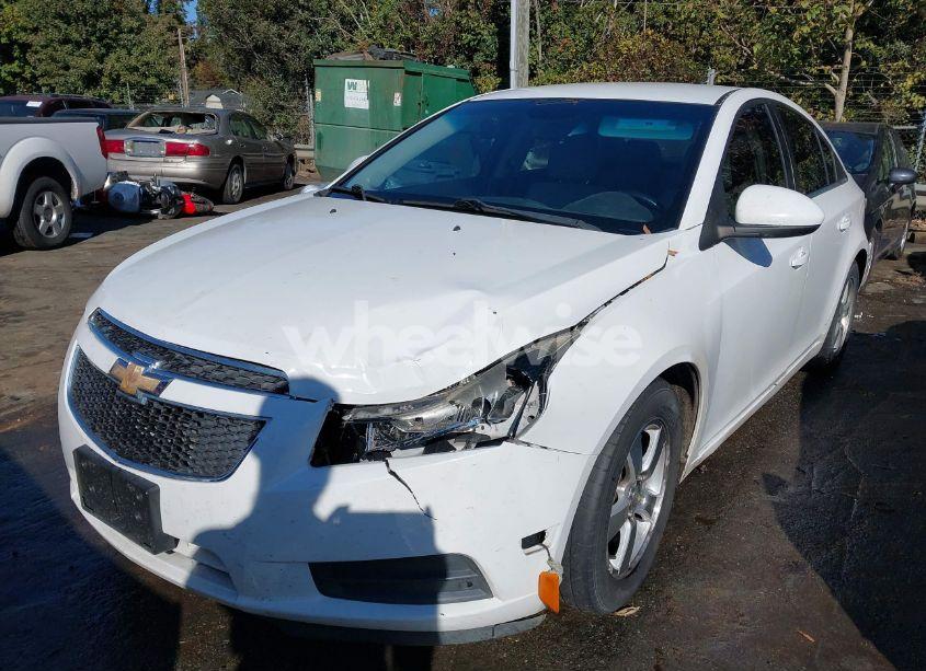 Photo 2 of 2014 Chevrolet Cruze 1LT AUTO (VIN 1G1PC5SB3E7158762)