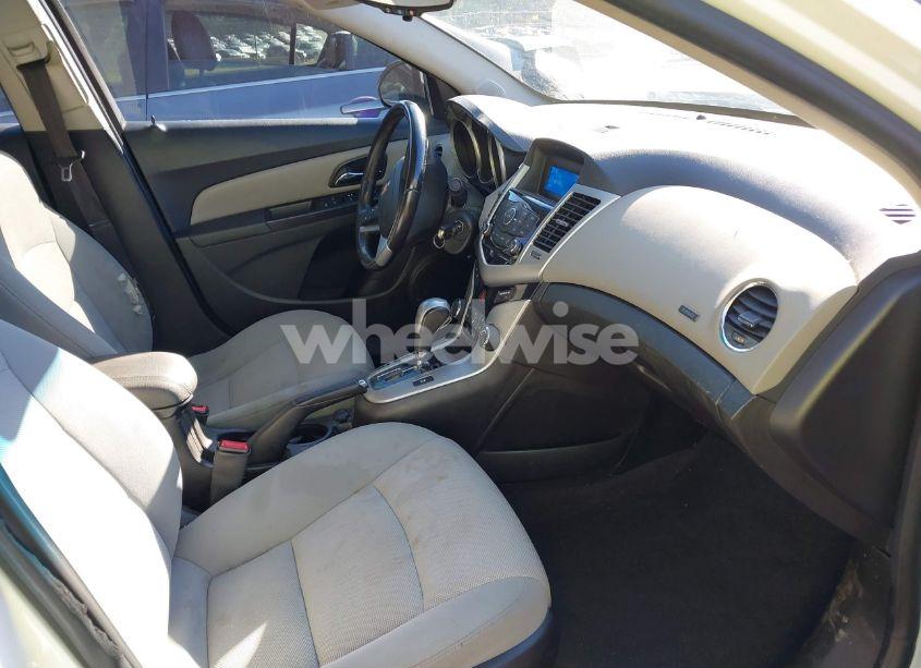 Photo 5 of 2014 Chevrolet Cruze 1LT AUTO (VIN 1G1PC5SB3E7158762)