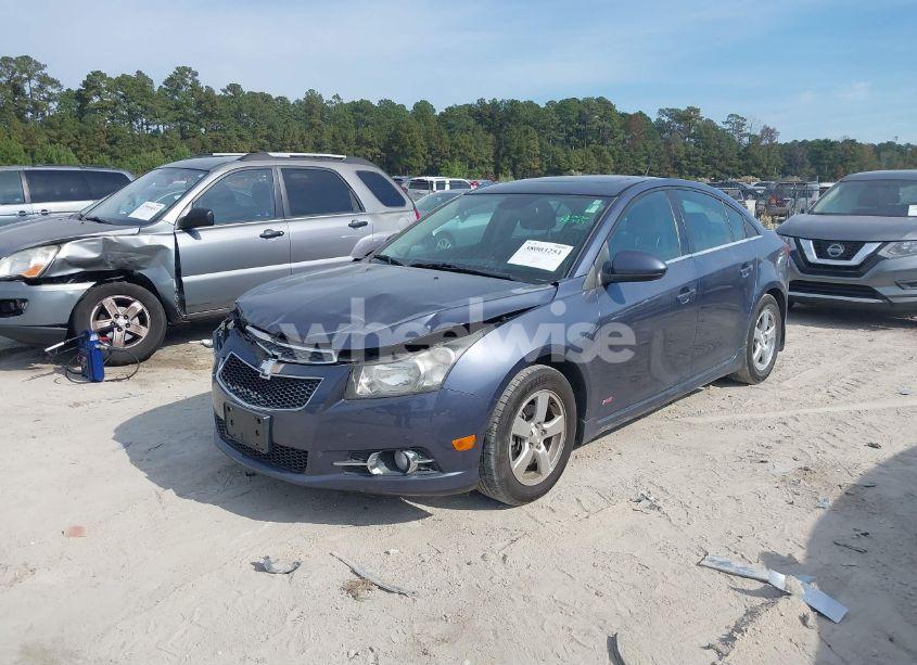 Photo 2 of 2014 Chevrolet Cruze 1LT AUTO (VIN 1G1PC5SB3E7203425)