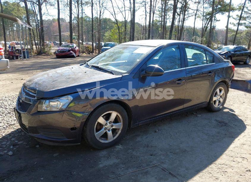 Photo 2 of 2014 Chevrolet Cruze 1LT AUTO (VIN 1G1PC5SB3E7238613)