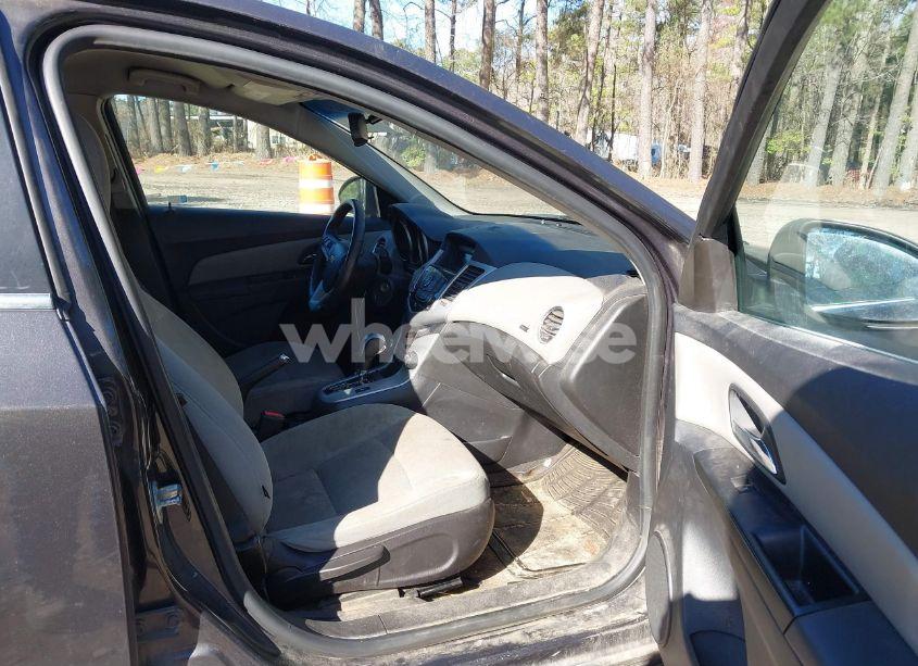 Photo 5 of 2014 Chevrolet Cruze 1LT AUTO (VIN 1G1PC5SB3E7238613)