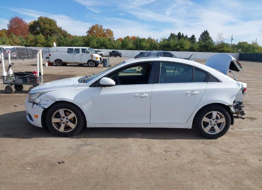 Photo 14 of 2014 Chevrolet Cruze 1LT AUTO (VIN 1G1PC5SB3E7255380)