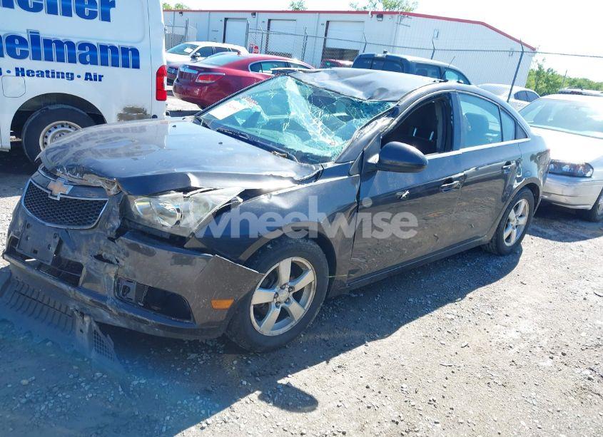 Photo 2 of 2014 Chevrolet Cruze 1LT AUTO (VIN 1G1PC5SB3E7261793)