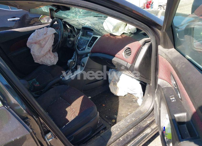 Photo 5 of 2014 Chevrolet Cruze 1LT AUTO (VIN 1G1PC5SB3E7261793)