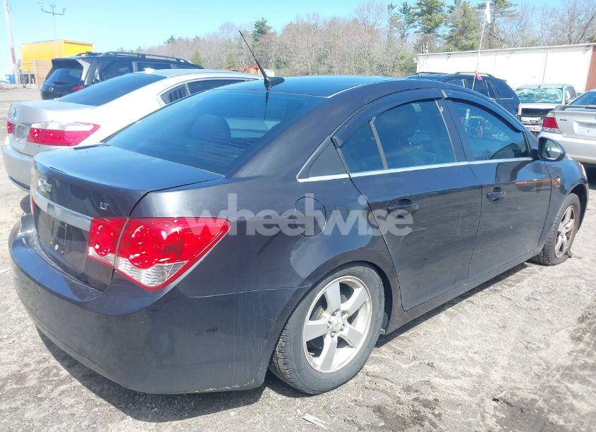 Photo 4 of 2014 Chevrolet Cruze 1LT AUTO (VIN 1G1PC5SB3E7271157)