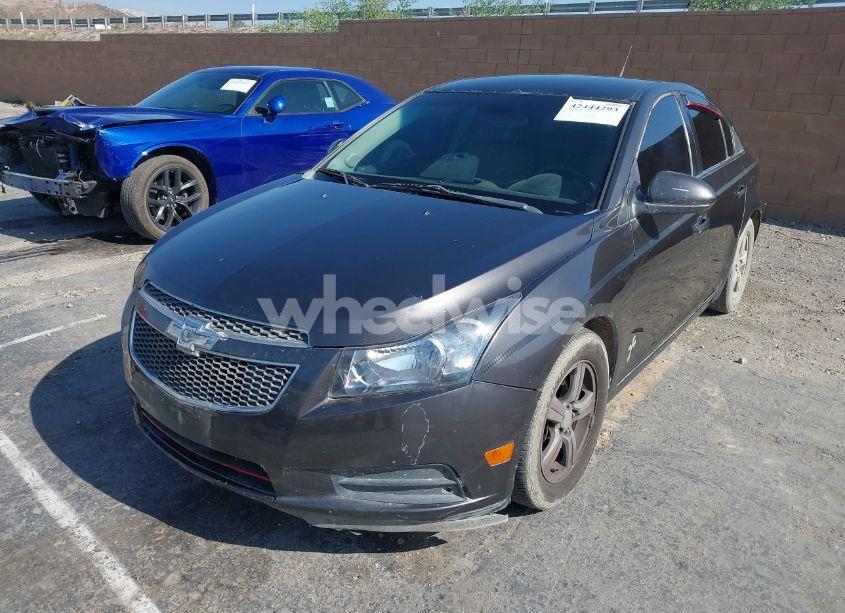 Photo 2 of 2014 Chevrolet Cruze 1LT AUTO (VIN 1G1PC5SB3E7308269)