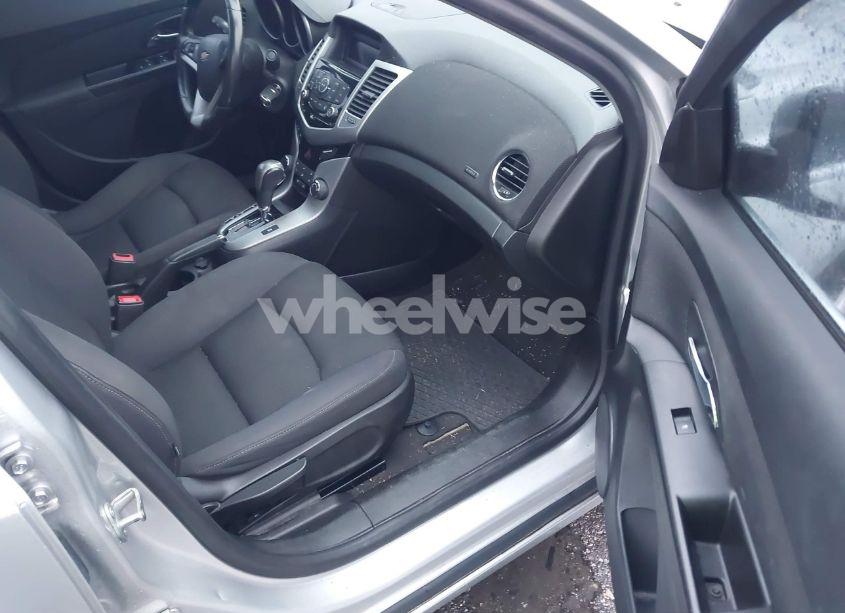 Photo 5 of 2014 Chevrolet Cruze 1LT AUTO (VIN 1G1PC5SB3E7358637)