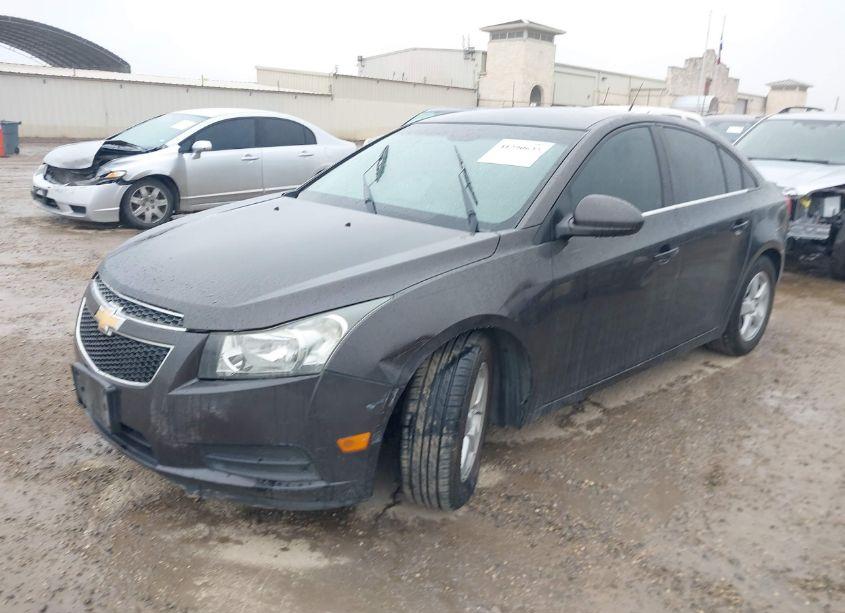 Photo 2 of 2014 Chevrolet Cruze 1LT AUTO (VIN 1G1PC5SB3E7397163)