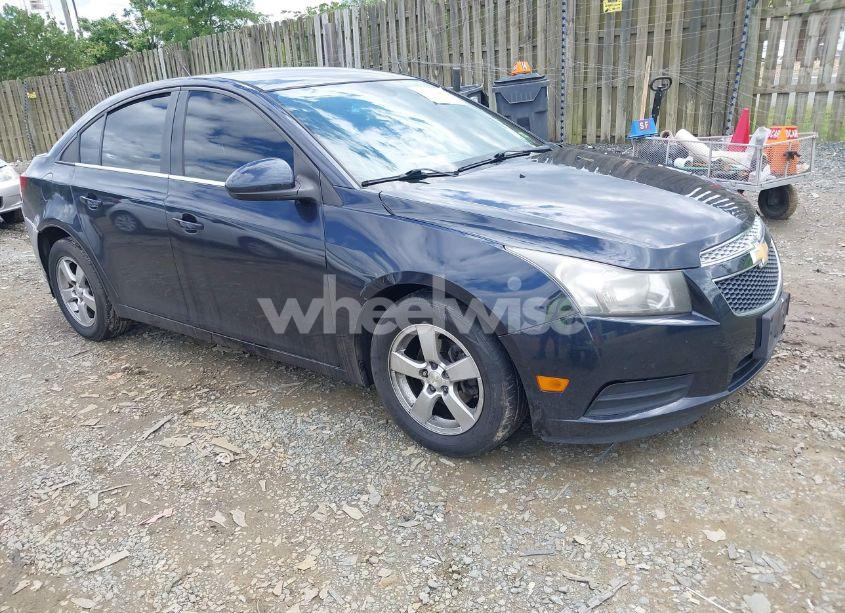 2014 Chevrolet Cruze LT (VIN 1G1PC5SB3E7456082) main photo