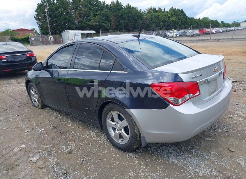 Photo 3 of 2014 Chevrolet Cruze LT (VIN 1G1PC5SB3E7456082)