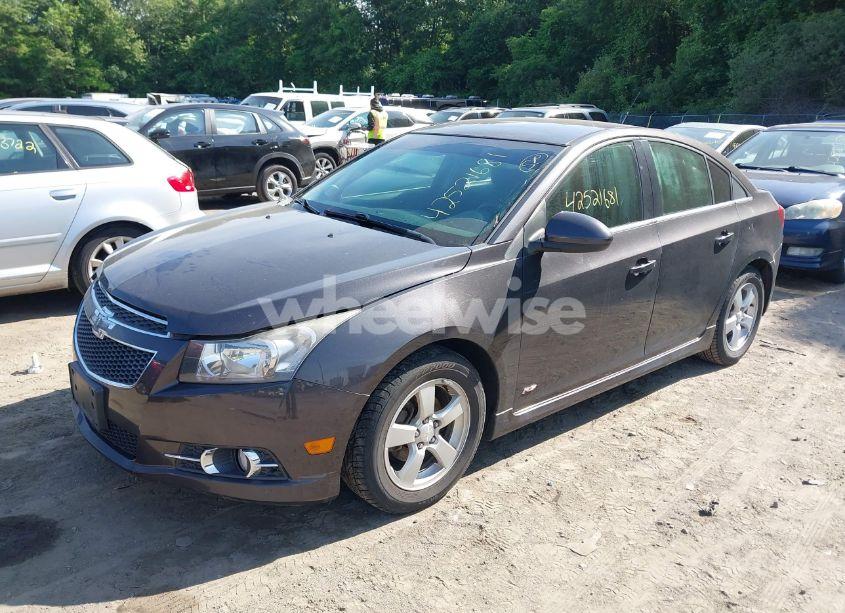 Photo 2 of 2014 Chevrolet Cruze 1LT AUTO (VIN 1G1PC5SB3E7474209)