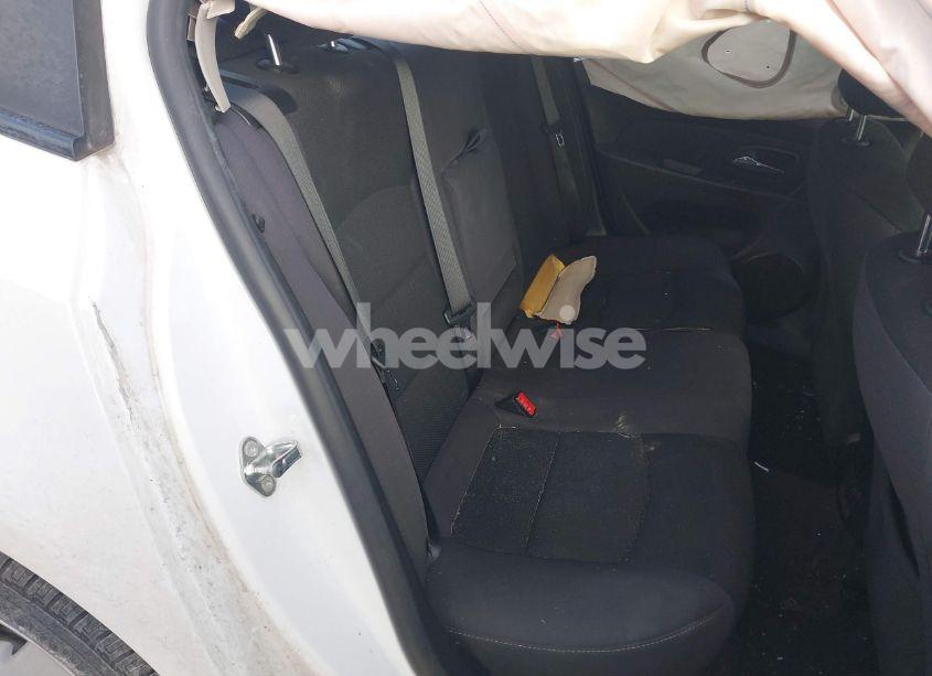 Photo 8 of 2015 Chevrolet Cruze 1LT AUTO (VIN 1G1PC5SB3F7105867)