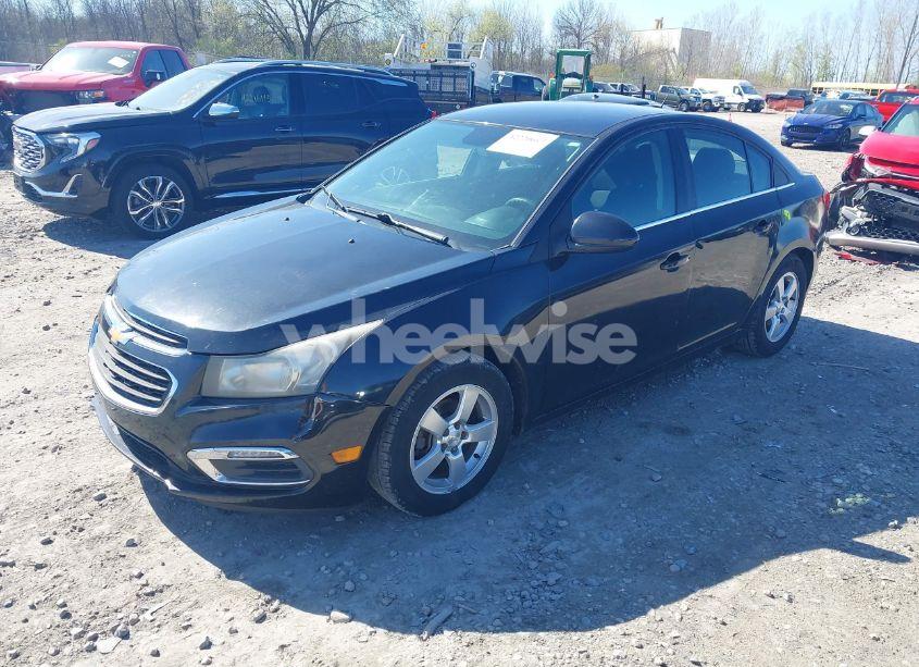 Photo 2 of 2015 Chevrolet Cruze 1LT AUTO (VIN 1G1PC5SB3F7113824)