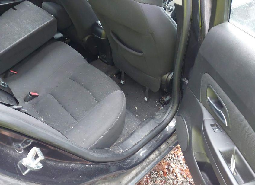 Photo 8 of 2015 Chevrolet Cruze 1LT AUTO (VIN 1G1PC5SB3F7155538)