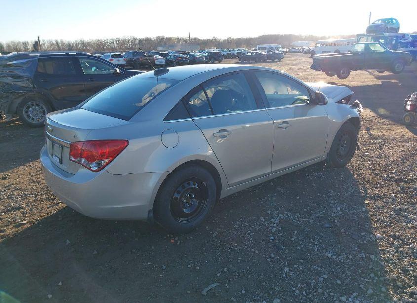 Photo 4 of 2015 Chevrolet Cruze 1LT AUTO (VIN 1G1PC5SB3F7169150)