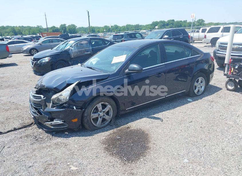 Photo 2 of 2015 Chevrolet Cruze LT (VIN 1G1PC5SB3F7179242)