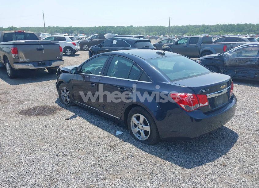 Photo 3 of 2015 Chevrolet Cruze LT (VIN 1G1PC5SB3F7179242)