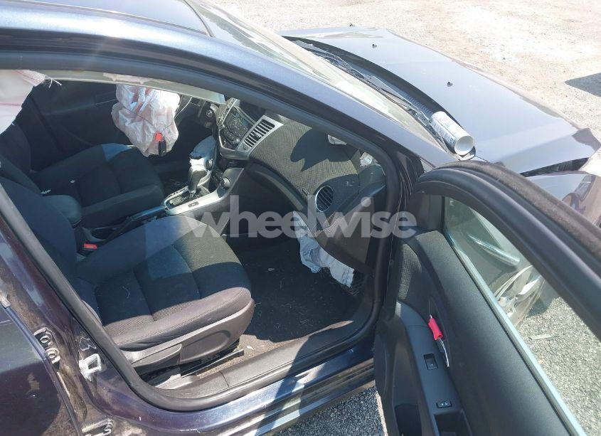 Photo 5 of 2015 Chevrolet Cruze LT (VIN 1G1PC5SB3F7179242)