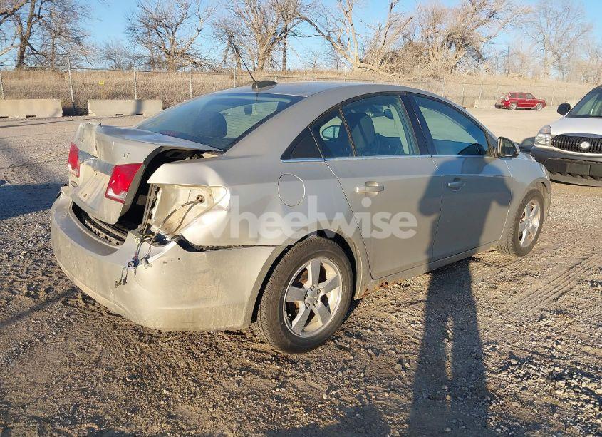 Photo 4 of 2015 Chevrolet Cruze 1LT AUTO (VIN 1G1PC5SB3F7199801)