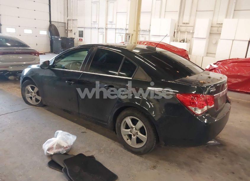 Photo 3 of 2015 Chevrolet Cruze 1LT AUTO (VIN 1G1PC5SB3F7236880)