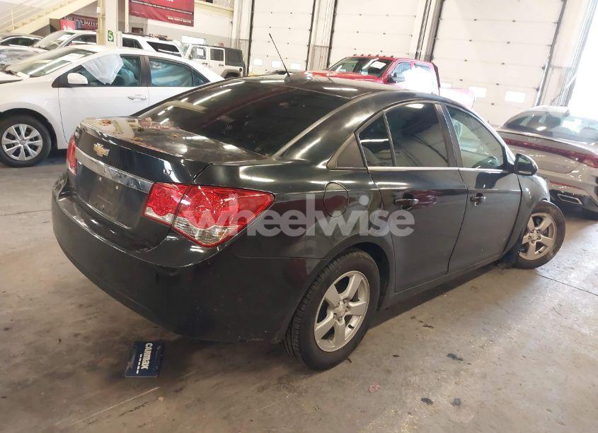 Photo 4 of 2015 Chevrolet Cruze 1LT AUTO (VIN 1G1PC5SB3F7236880)